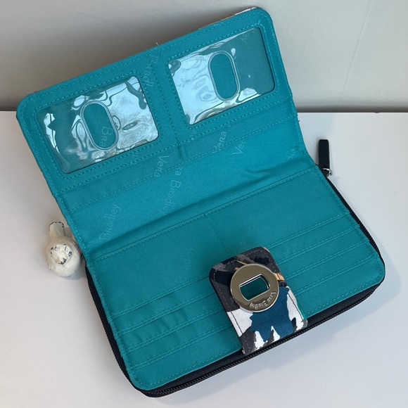 Vera Bradley Large Wallet New Without Tag 🏷️ - Picture 4 of 11